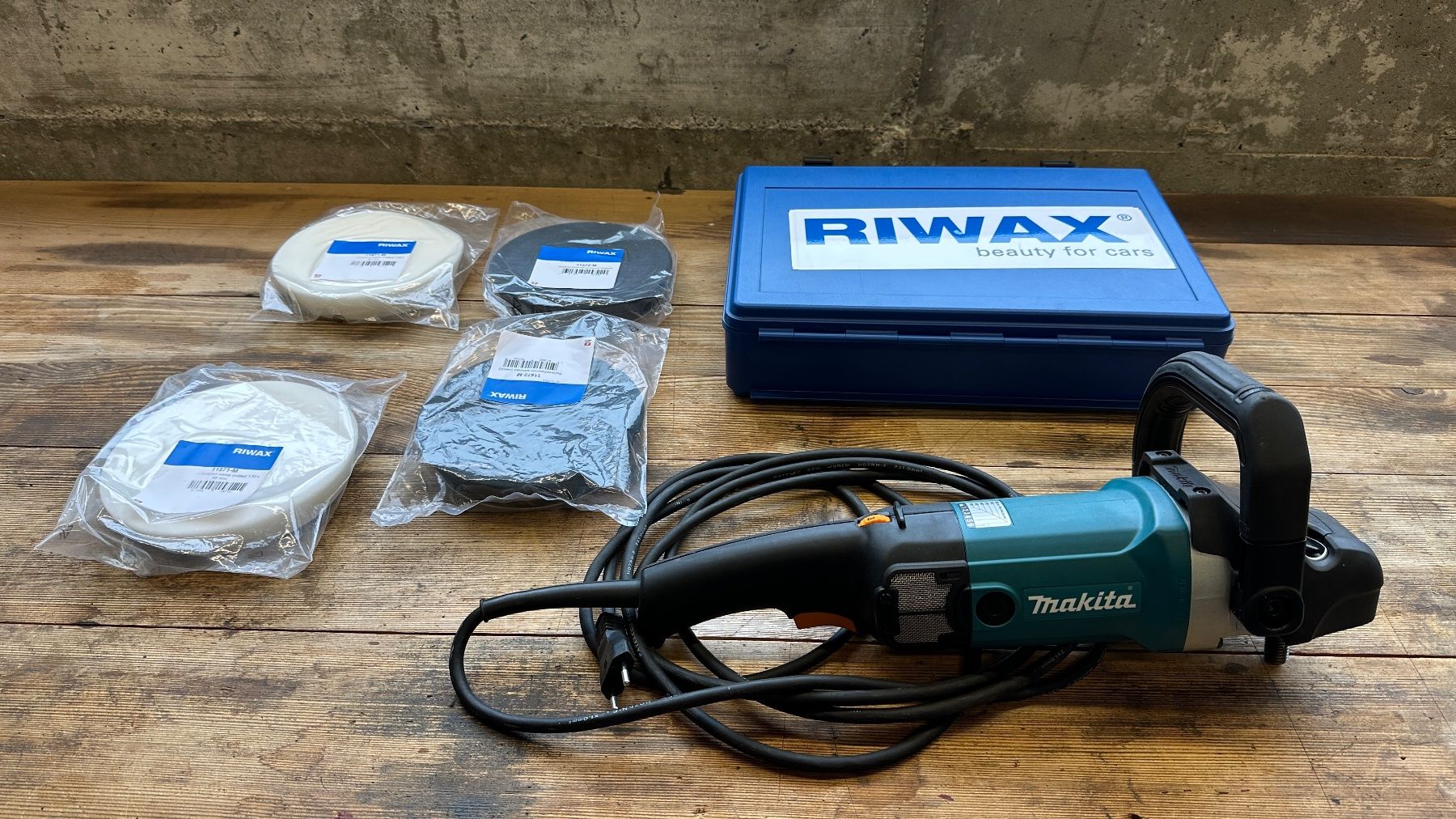 Makita Tutte le macchine: Makita Poliermaschine 9237CB – Usato da Heimisbach venduto da inf_qf26