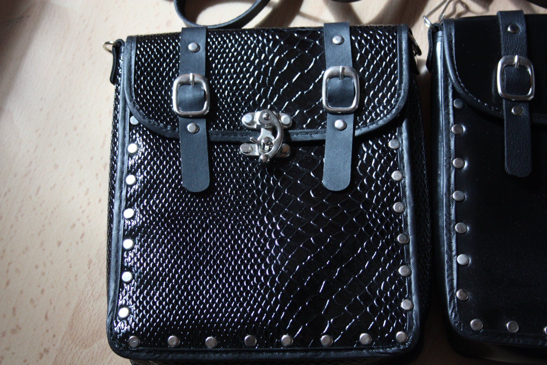 Borse da donna: 2 Damenhandtaschen – Usato da Oberwil BL venduto da Hesa41 1