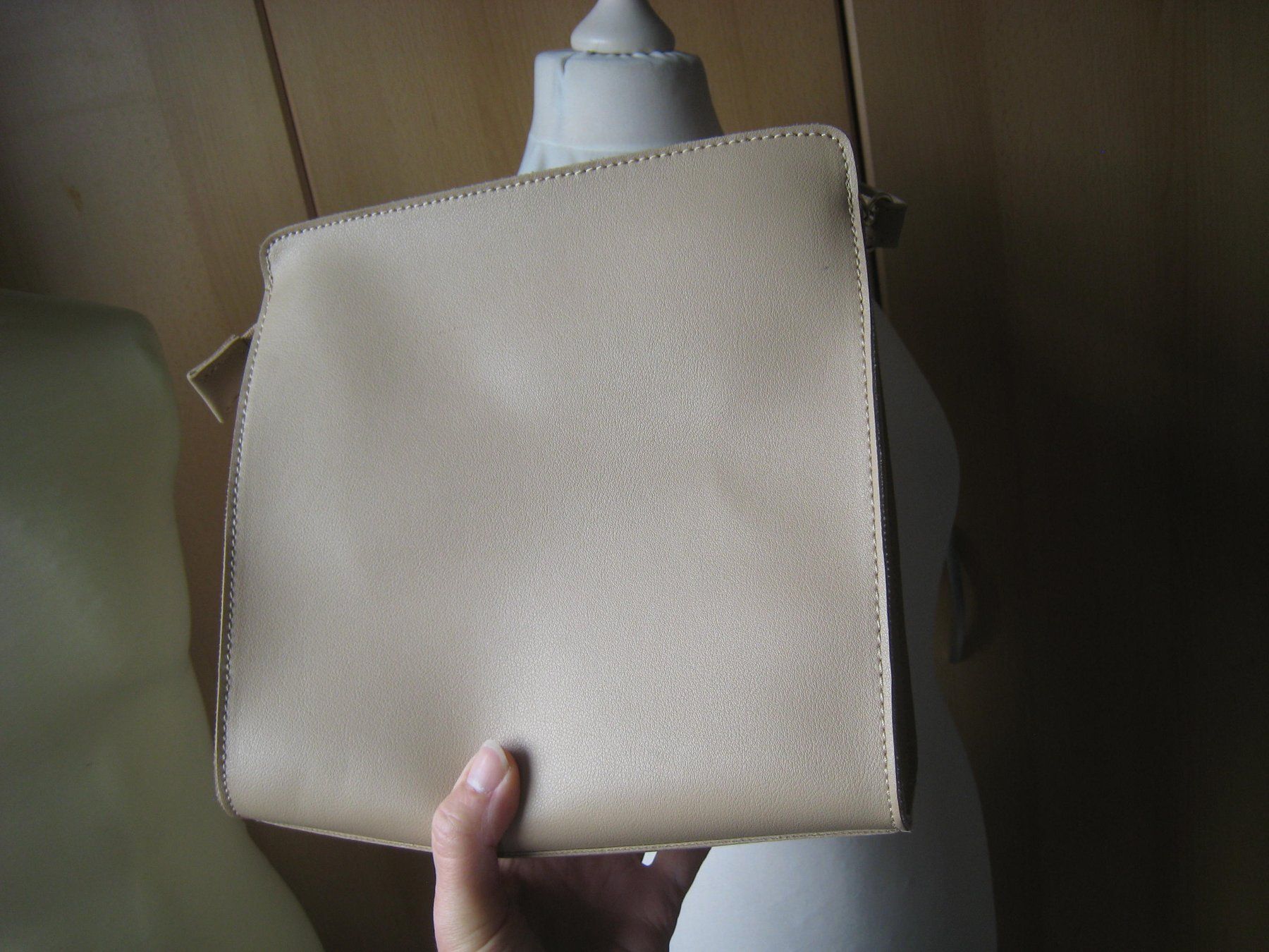 Borse da donna: beige Handtasche         ideale Grösse   NEU – Nuovo (secondo la descrizione) da Dättlikon venduto da Mamakuga 1