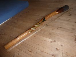 Didgeridoo ohne Mundstück, Alice Springs Australien / Stühle