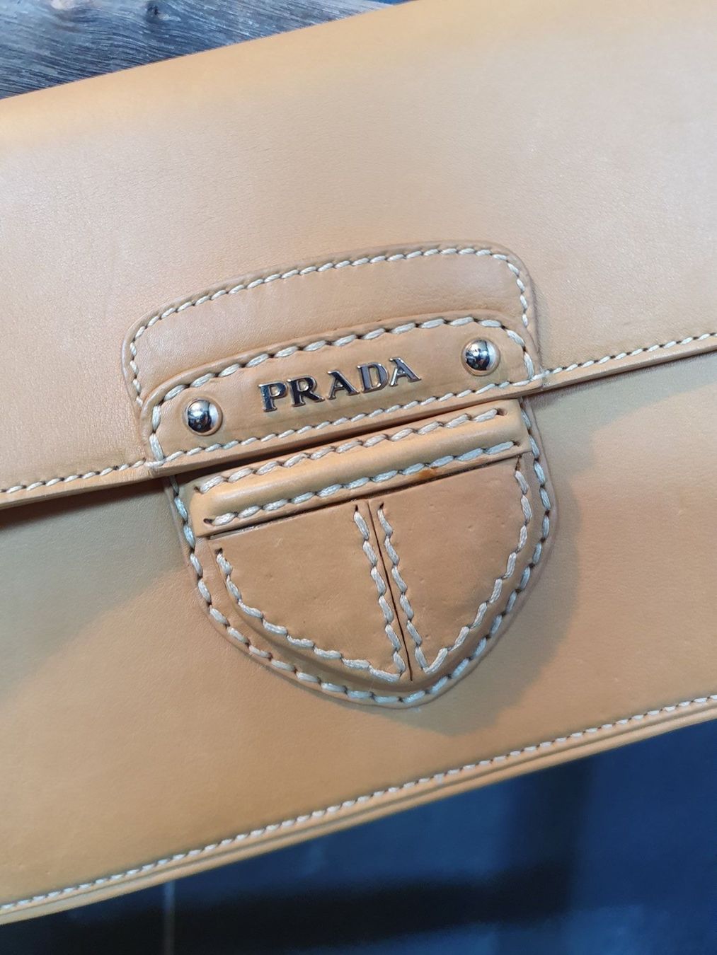 Prada Borse da donna: Umhängetaschen von Prada – Usato da Küsnacht ZH venduto da ch_schweiz 1