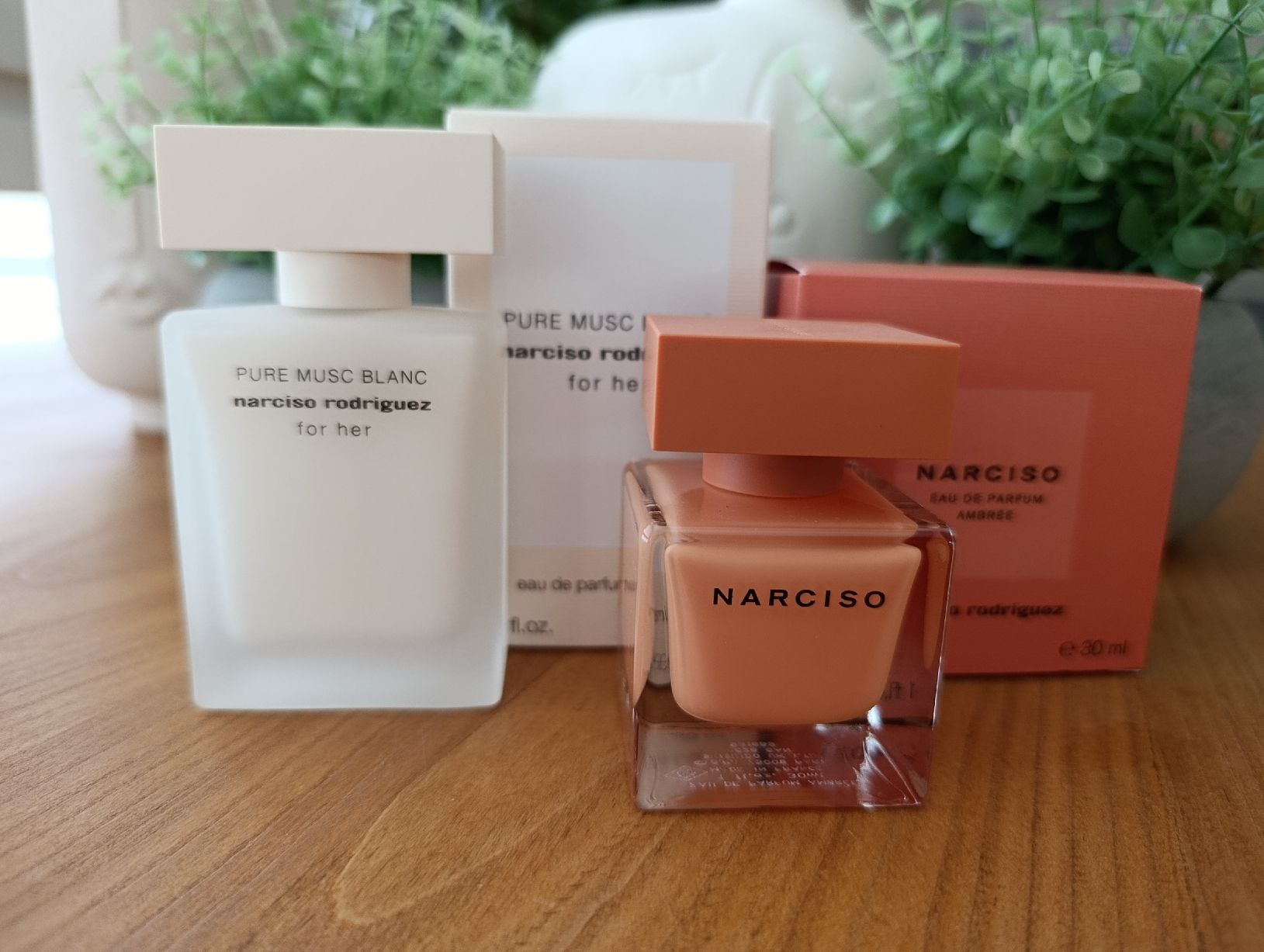 Narciso Rodriguez Parfums & Eau de Toilette: Narciso Rodriguez zwei EDP je 30 ml – Neuf (Voir description) à Biel/Bienne par La_lupa_35