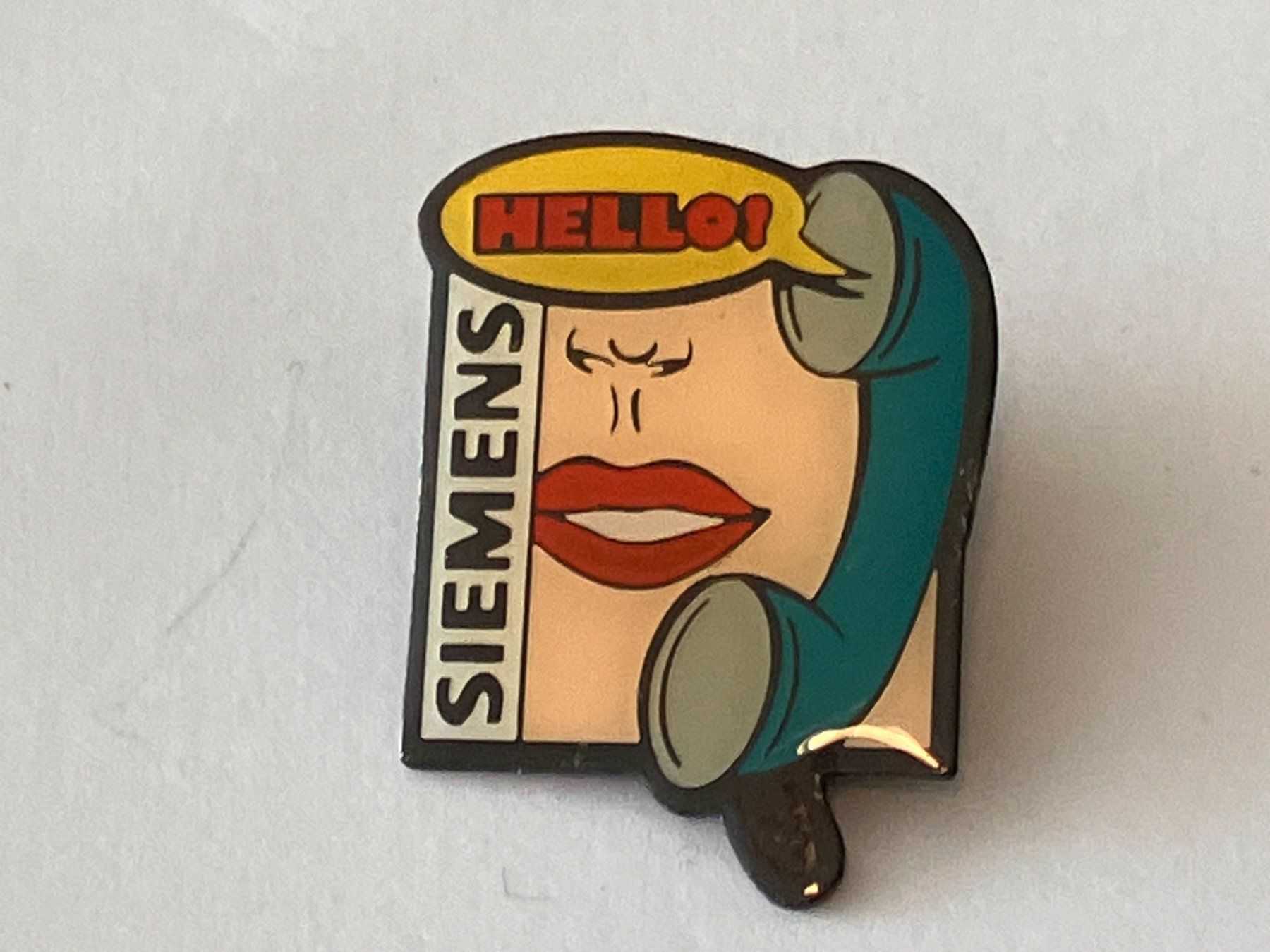 Placchette & Badge: 1 Pin Siemens "Hello" – Usato da Basel venduto da djwwpp