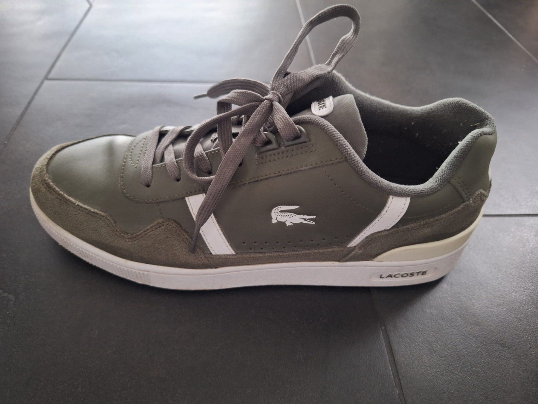 Lacoste Herrenschuhe: Lacoste Gr 46 – Gebraucht aus Sursee von Ventiduese