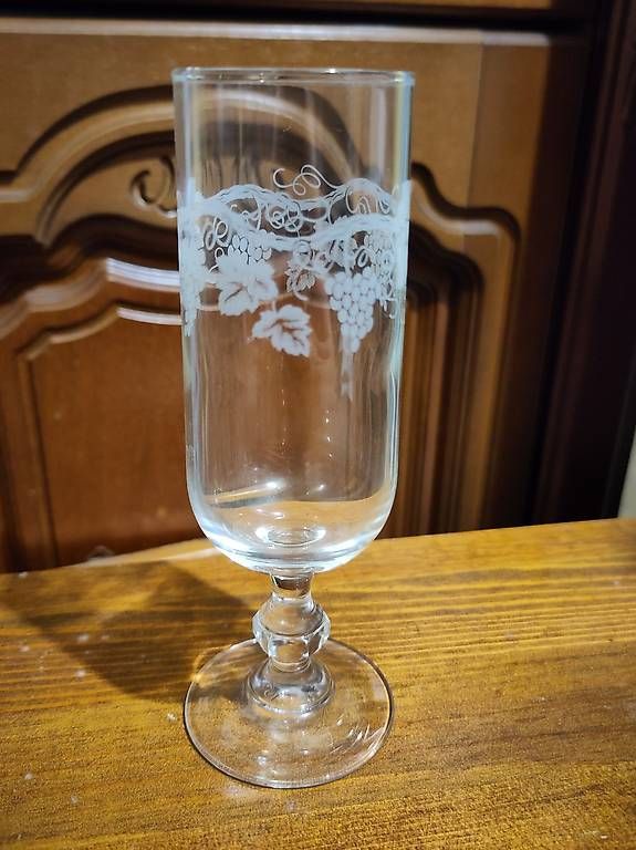 Gläser: Set de verre à vin – Gebraucht aus Yverdon-les-Bains von stephanie.kaelin 1