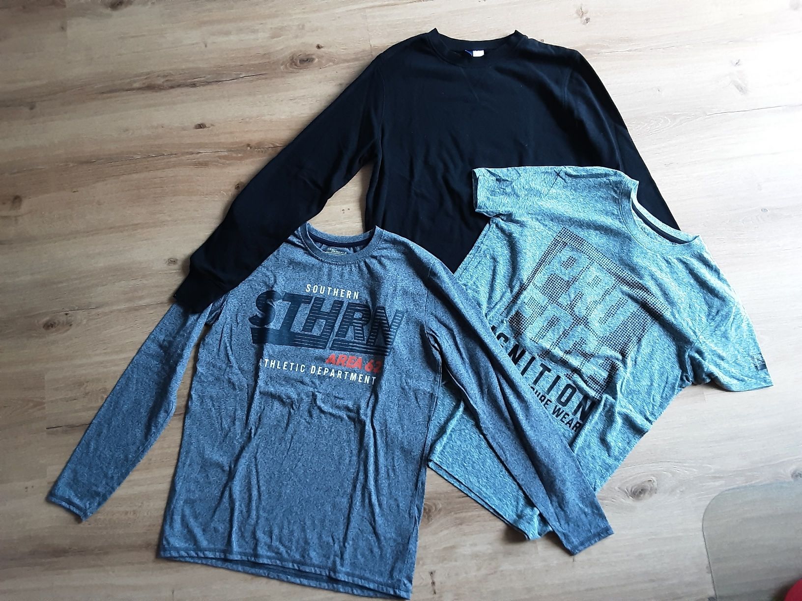 Lotti di vestiti: Kleiderpaket Gr. S – Usato da Altdorf UR venduto da Brandli