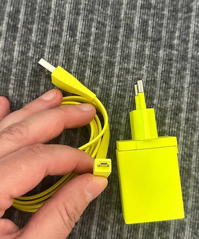 Cavi: Farbenfrohes micro USB Ladekabel – Usato da Birr venduto da Satti 1