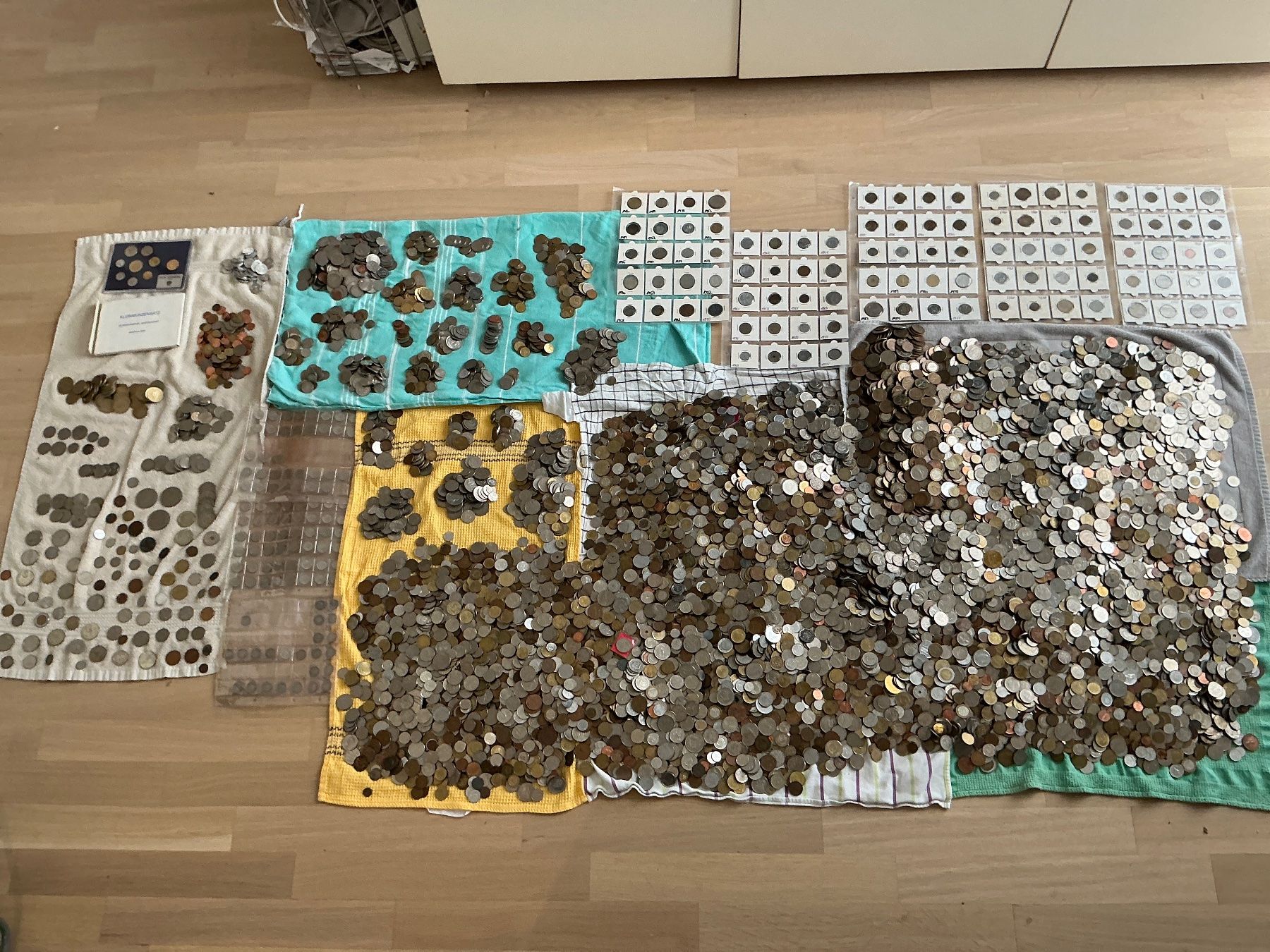 Tutti le monete: Mega Münzen Lot – Usato da Dietikon venduto da Numi2000