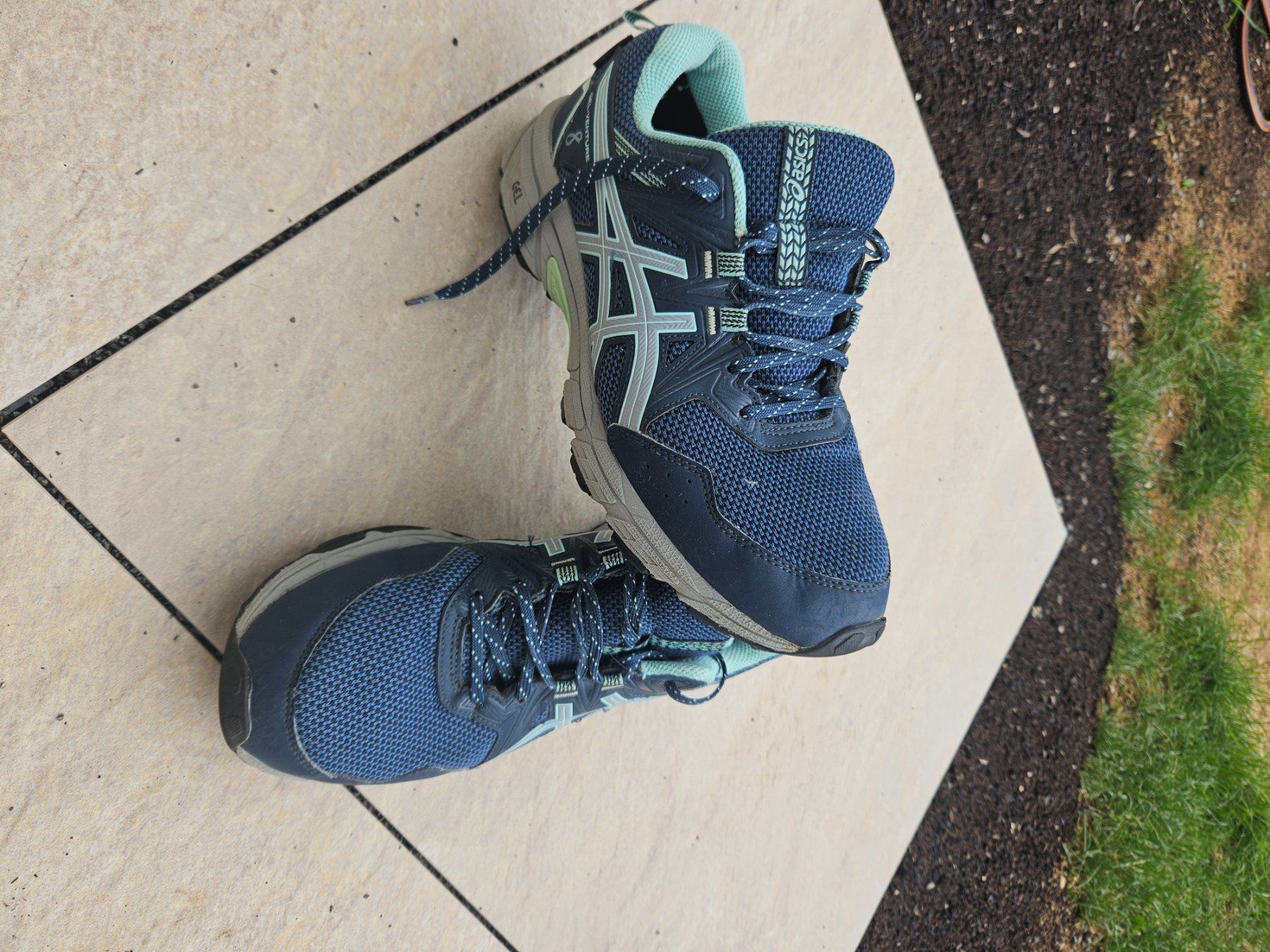 Asics Chaussures femmes: Turnschuh Asics – D'occasion à Siebnen par bienemaya08