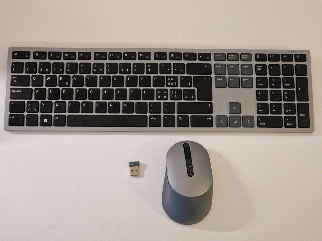 Dell Tastaturen: Dell Tastatur und Maus – Gebraucht aus Domat/Ems von cgrho01
