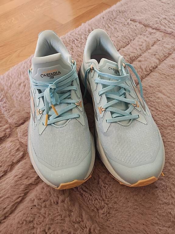 Scarpe da donna: Casadia 19 Schuhe  – Usato da Herzogenbuchsee venduto da DawidKawasaki