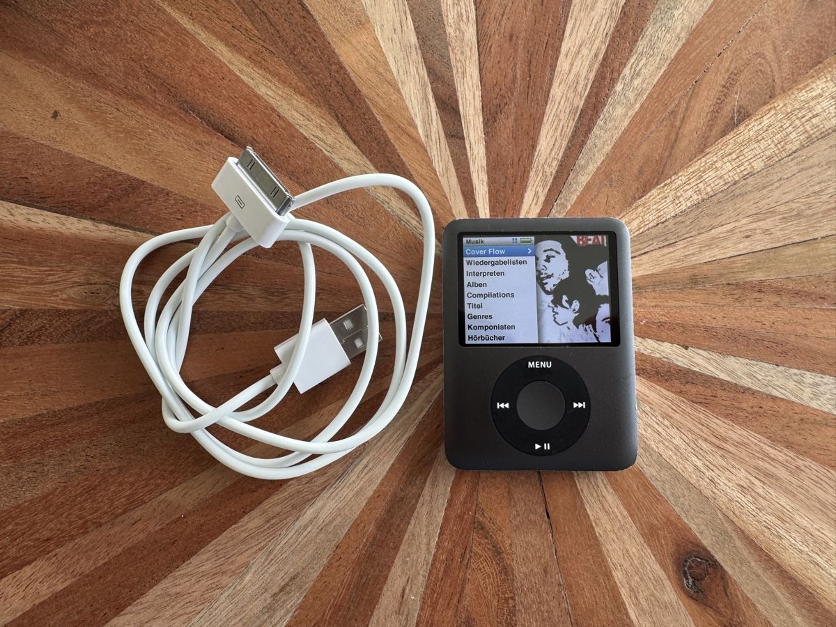 Apple Lettore multimediale portatile: Apple iPod Nano 3 Space Grey 8GB getestet – Usato da St. Gallen venduto da hae_6rmh 1