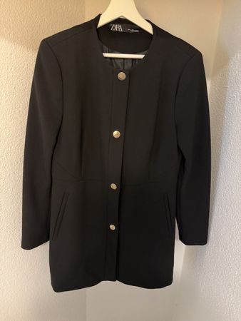 eleganter Zara Mantel schwarz mit Knöpfen Grösse L