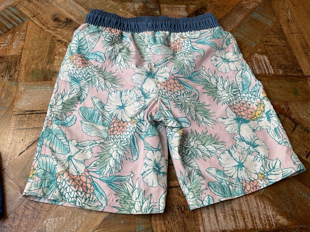 Lotti & Set di vestiti: 3 Badehosen Gr. 128 – Usato da Bachenbülach venduto da Sybeco 9