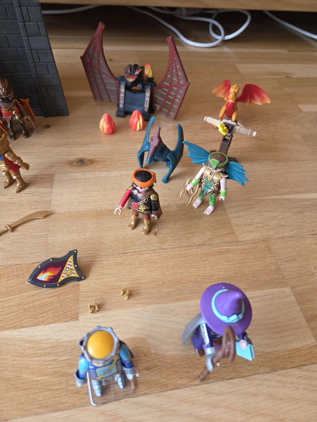 Playmobil Giocattoli: Playmobil chevalier et dragon – Usato da Plan-les-Ouates venduto da lartisan-aviateur 1
