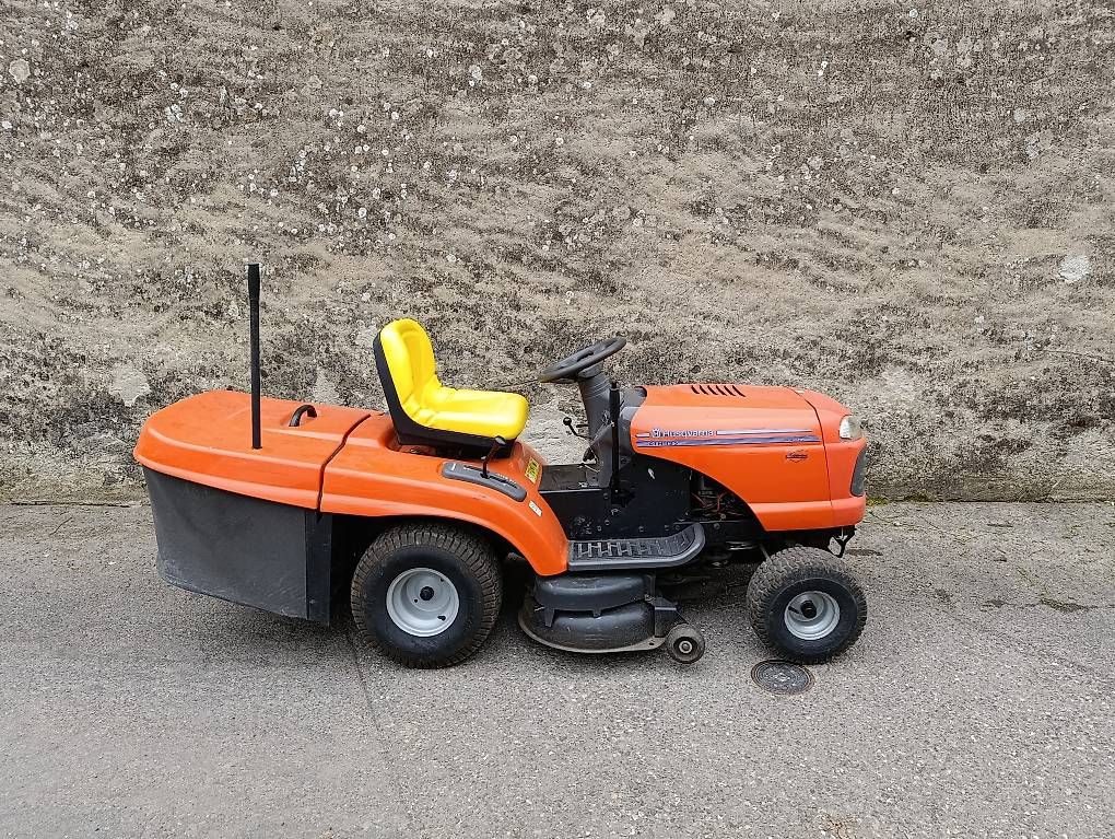 Trattori: Rasentraktor Husqvarna CTH 135 – Usato da Mönthal venduto da Schluchtentaler 1