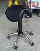 neuer Hocker bzw. Stehhilfe aus Kunstleder von Mey Chair