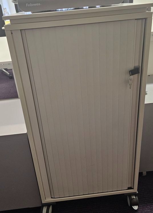 Banconi: Rollcontainer Büroschrank Steelcase – Usato da Geroldswil venduto da soalle 2