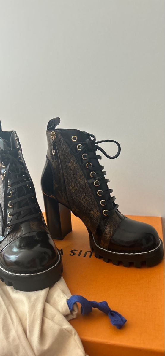 Louis Vuitton Scarpe da donna: Louis Vuitton Star Trail Boots Grösse 39 – Nuovo e nell'imballaggio originale da Wil SG venduto da gia_wbx6 1