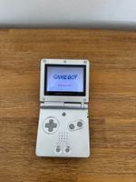 Nintendo Game Boy Advance SP Silber mit 13 Spielen