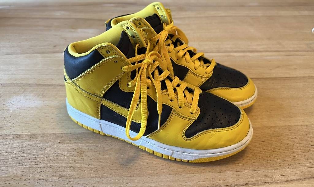 Herrenschuhe: Nike Dunk, Gr 43, gelb-schwarz  – Gebraucht aus zürich von VaviPat
