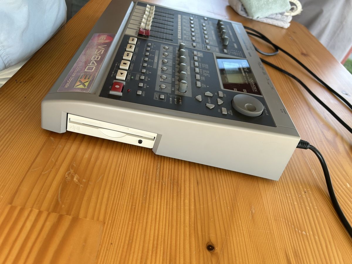 Aufnahmegeräte: Roland VS-840EX Digital Studio Workstation, guter Zustand – Gebraucht aus Weinfelden von rapha_shk 2