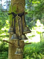 Windspiel mit 6 Glocken und Schlüssel Bronze Optik neu