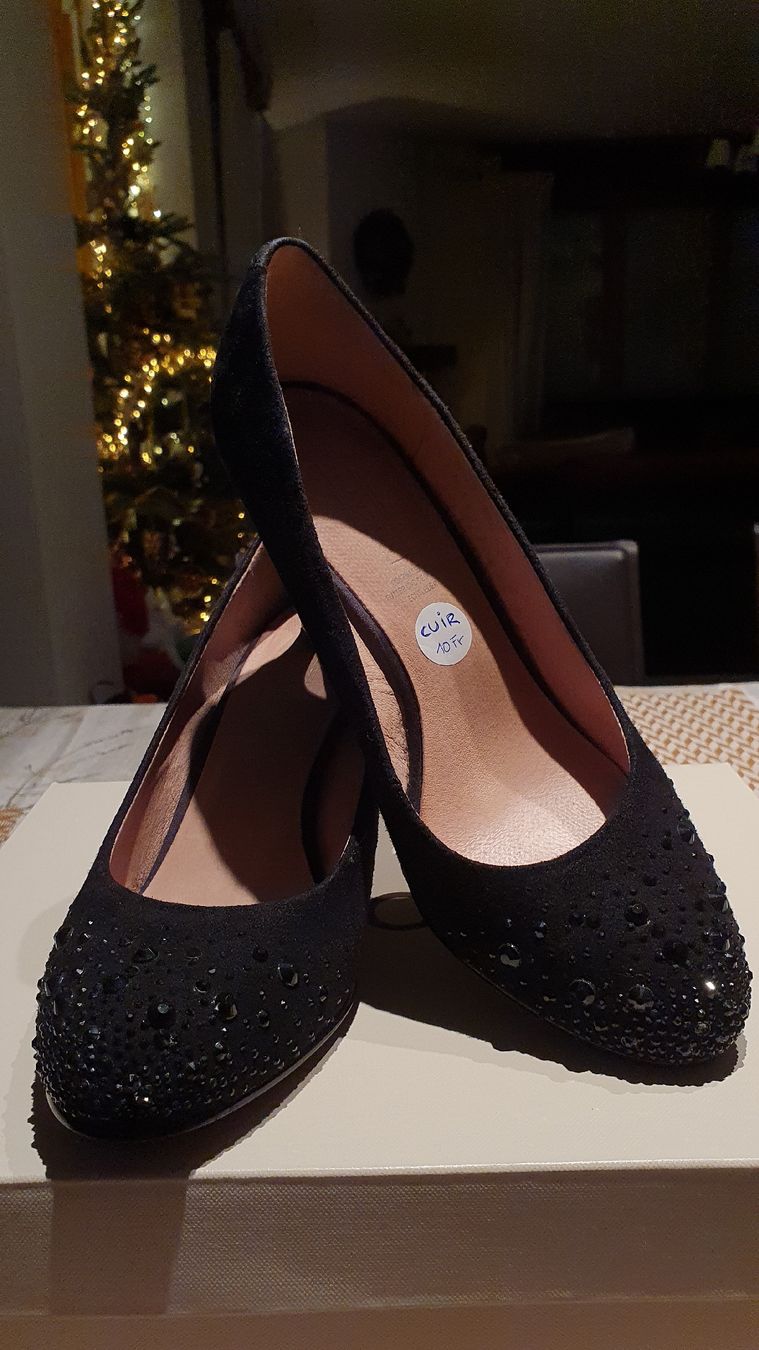Damenschuhe: Escarpins noirs strass T 38 5th Avenue – Gebraucht aus Avry-sur-Matran von cec_nhz8