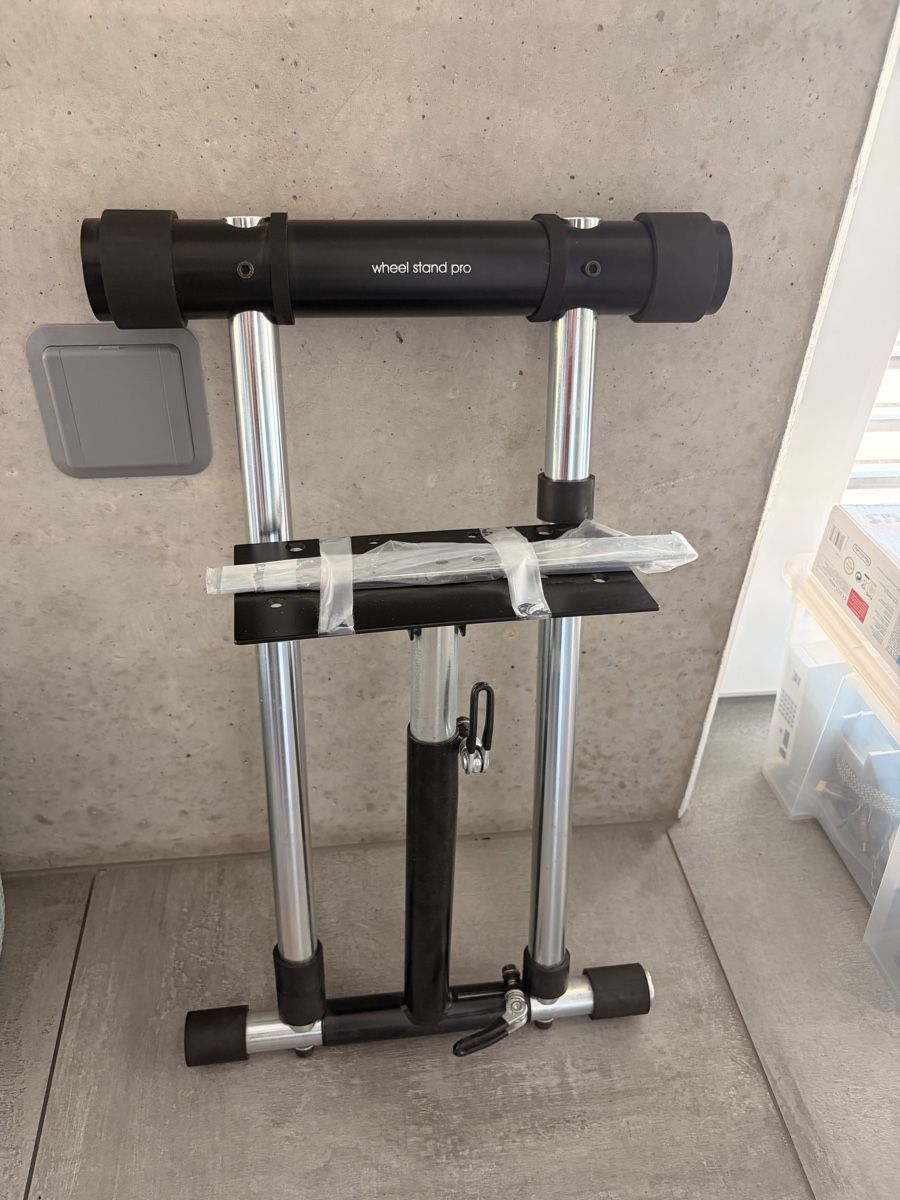Fixations: Wheel stand pro – D'occasion à Densbüren par lana79