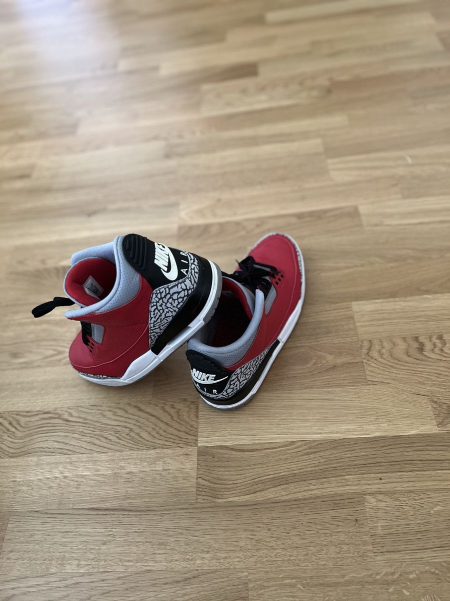 Jordan Scarpe da uomo: Air Jordan 3 Retro "Red Cement/Unite" – Usato da Fehraltorf venduto da Ashbperk 3