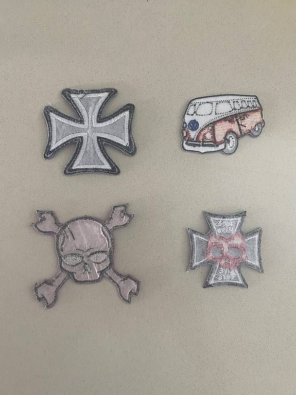 Patches: 4  AUFNÄHER, STICKABZEICHEN  – Gebraucht aus Winterthur von Etimax 1