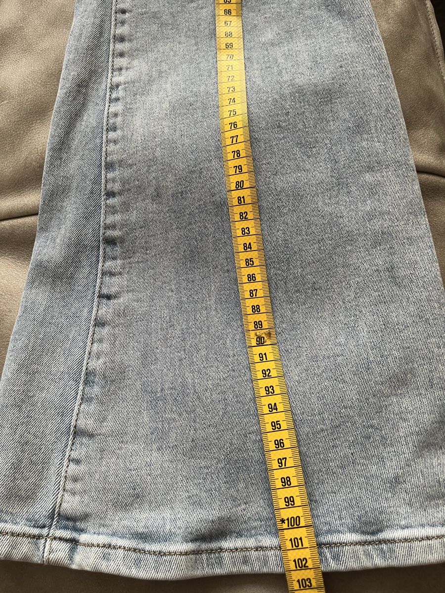 Jeans: Trendige Schlaghose Jeans in hellblau, Grösse M-L – Usato da Oberengstringen venduto da Baby_Fashion 5