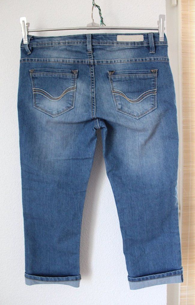 Jeans: 3/4 Jeans Damenhose . Gr. 29 – Usato da Locarno venduto da madame-tus-sauds 1
