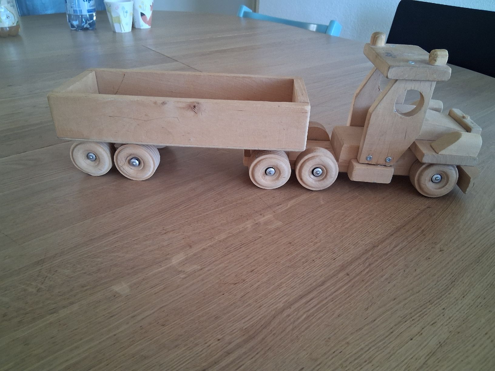 Bea Spielzeuge: Holz-Traktor mit Anhänger – Gebraucht aus Suhr von fah_95vt 3