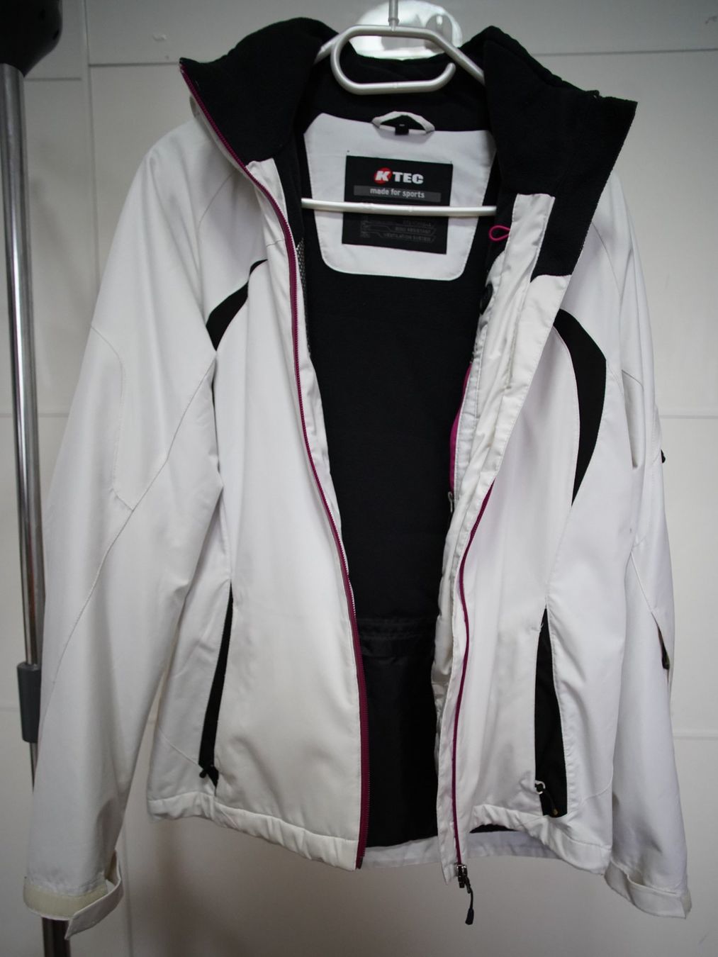 Giacche: KTec Damen Jacke Gr. M weiss – Usato da Basel venduto da Verkauf_Aral