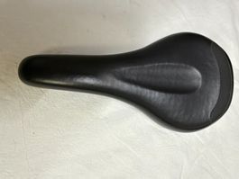 Fahrradsattel schwarz ergonomisch gebraucht guter Zustand