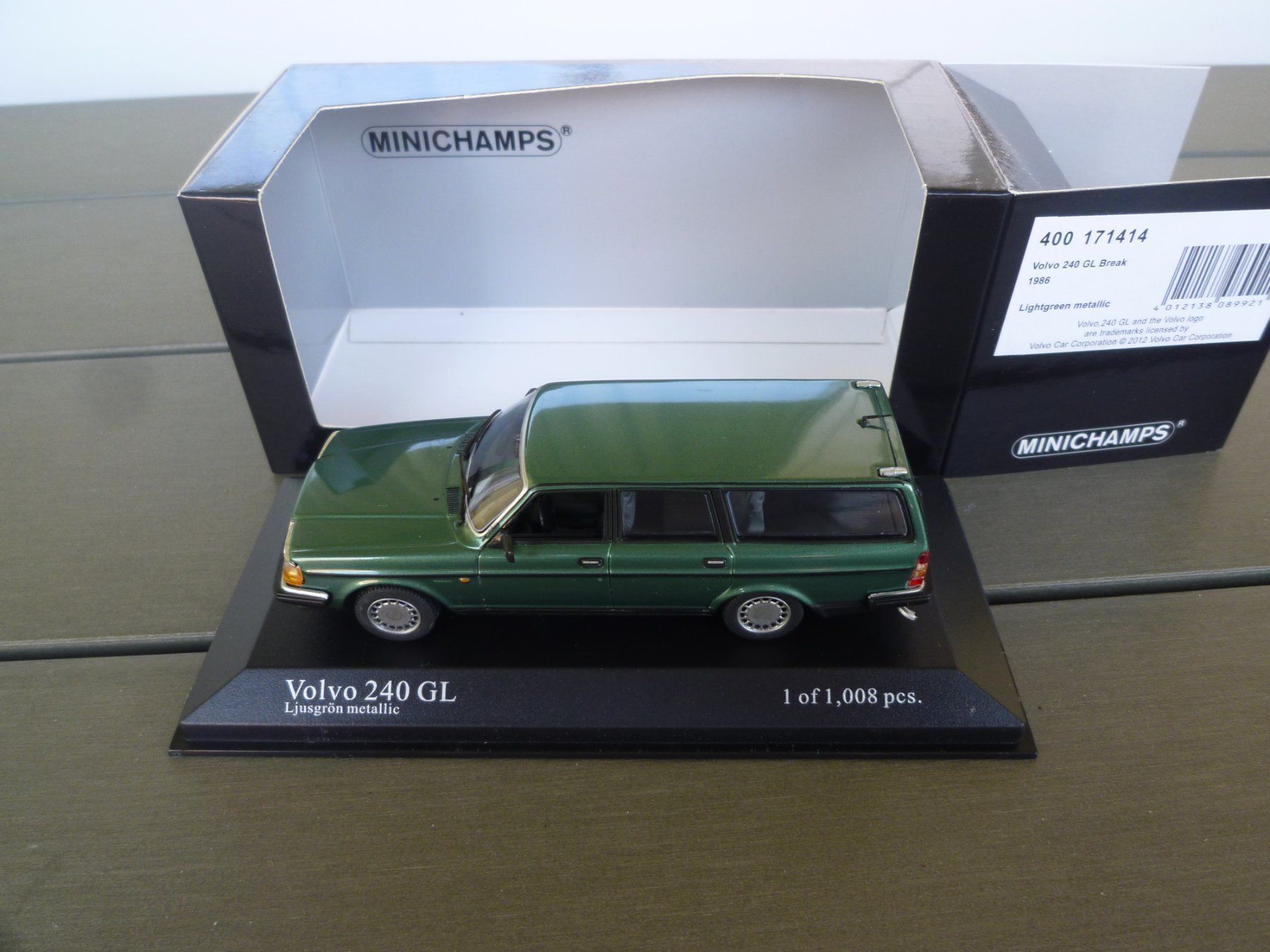 Volvo Modellini d'auto: Volvo 240 GL (1986) – Nuovo e nell'imballaggio originale da Flawil venduto da Imperiosud 5