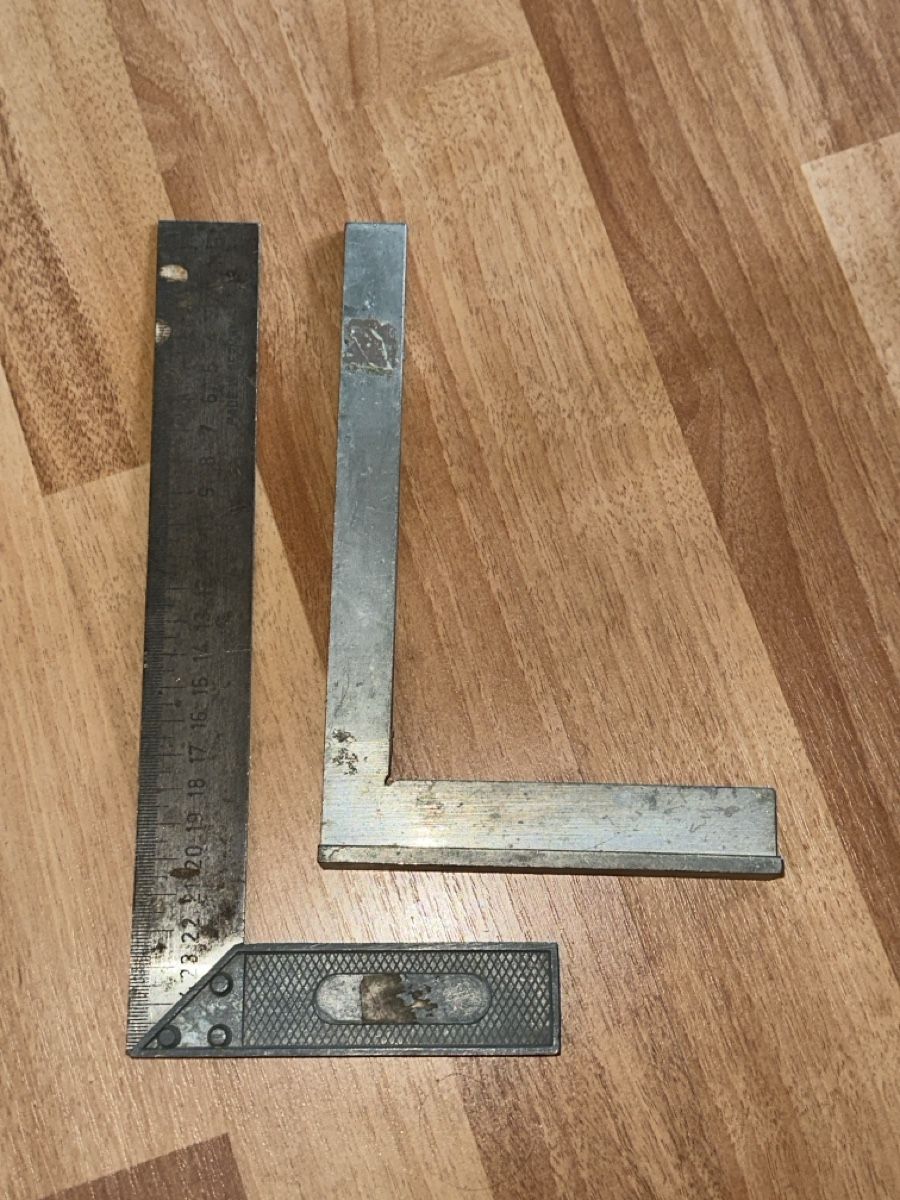Tutti gli attrezzi: 2 Winkel / Metallwinkel / Anschlagwinkel klein – Usato da St. Gallen venduto da mai_2lcj