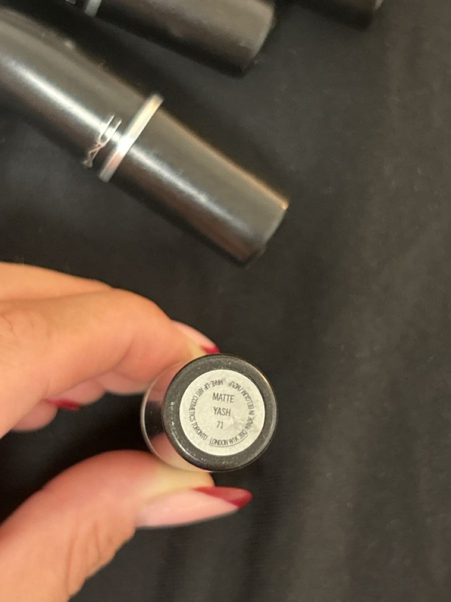 Mac Cosmetics Make-up: 4 MAC Lippenstifte Matte verschiedene Farben gebraucht – Usato da Ebikon venduto da vono.i 1