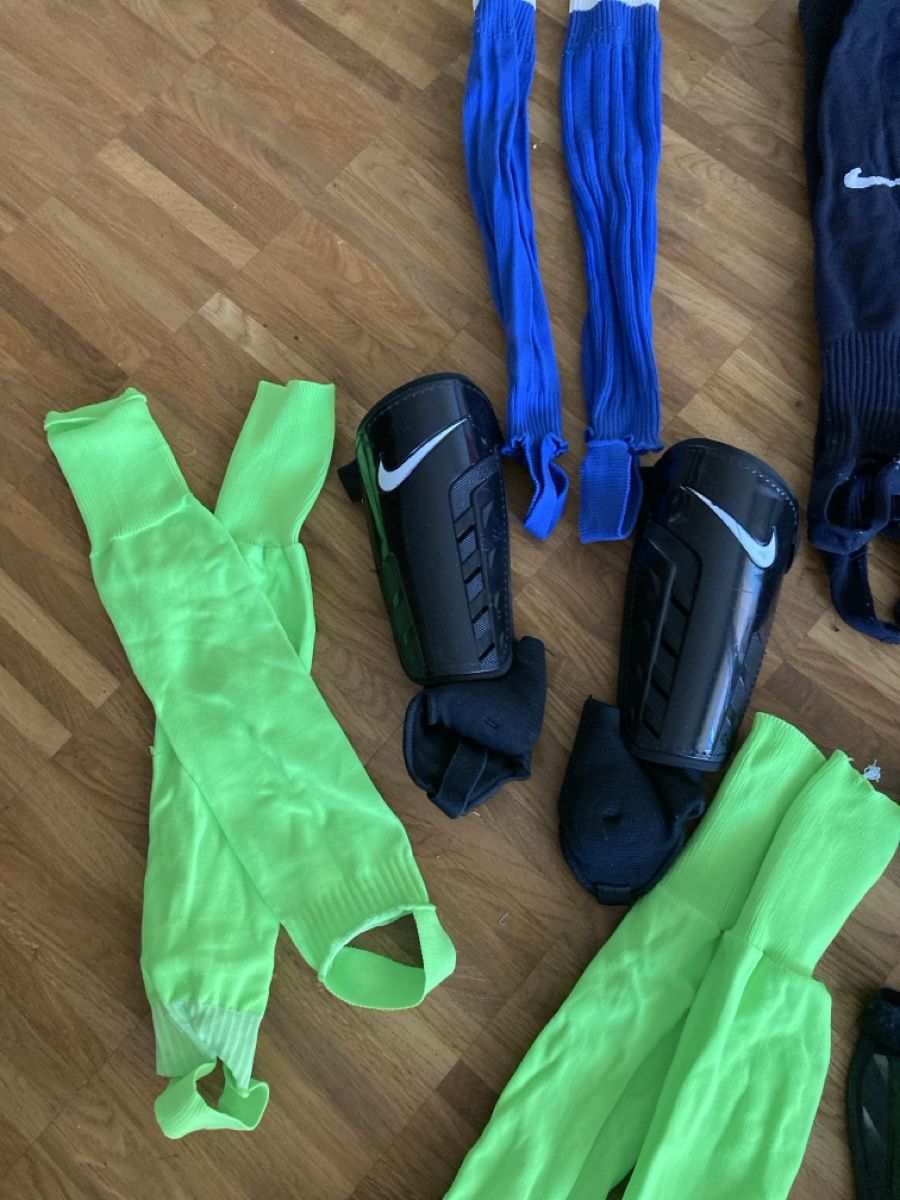 Nike Schutz & Schoner: Schienbeinschoner Stulpen Kinder – Gebraucht aus Männedorf von Larimar4 1
