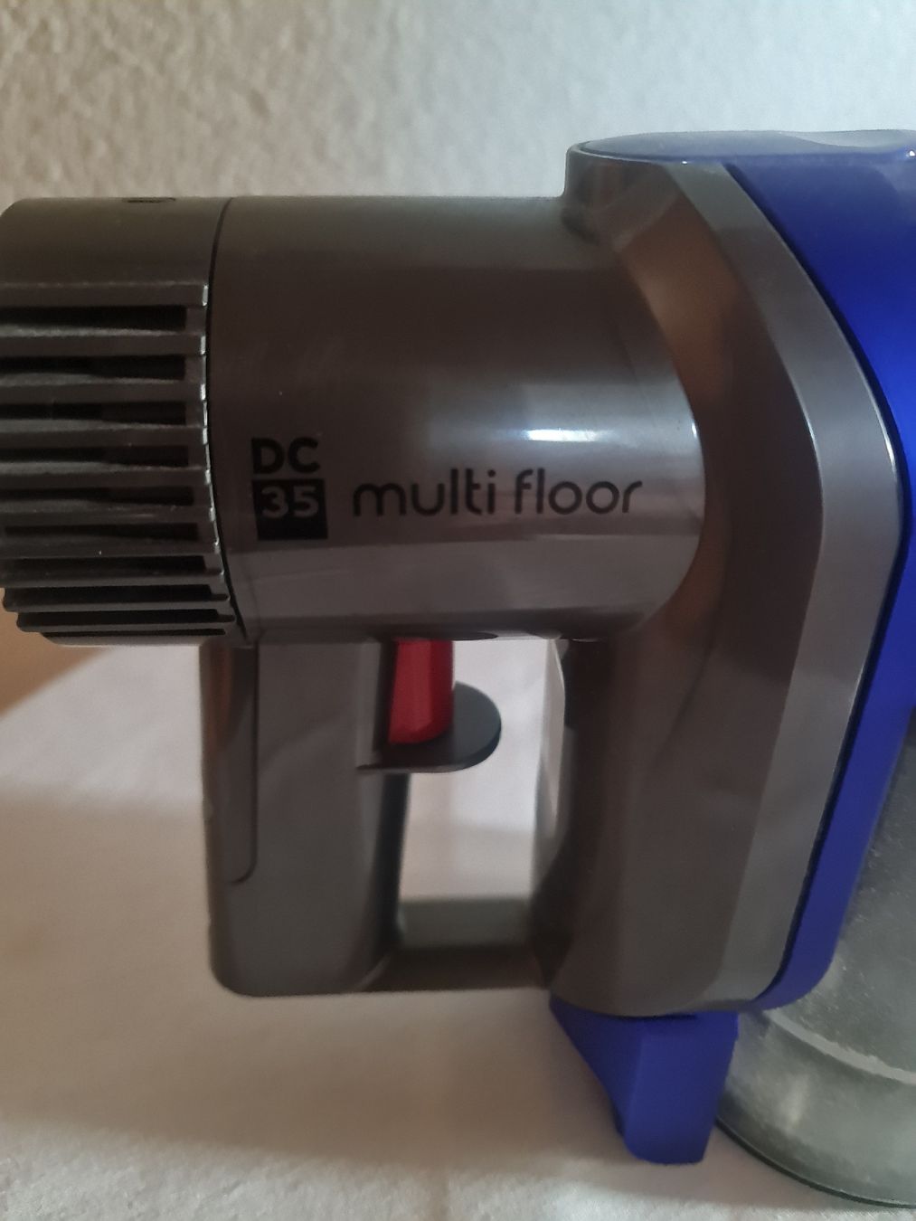 Dyson Aspirapolveri & Accessori: Dyson Handsauger DC-35 multifloor – Usato da triengen venduto da fad_g29d 3