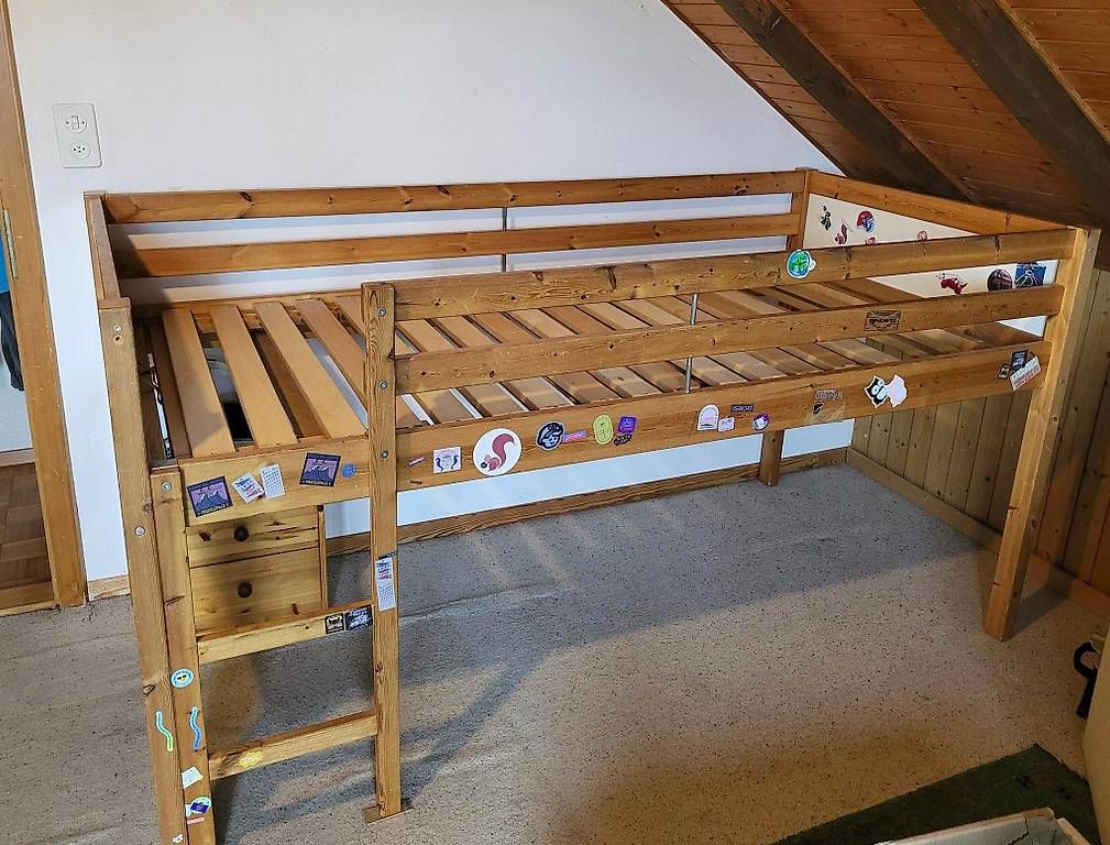 Letti: Schönes Hochbett 90x200 cm – Usato da Fehraltorf venduto da sab_h6br