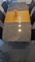 Ausziehbarer Granittisch