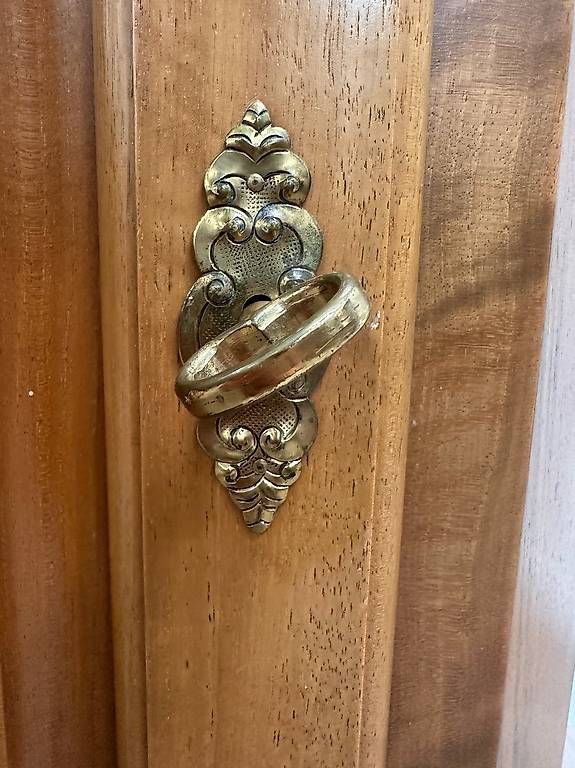 Nachttische: Vintage Barock Ecktischchen Nussbaum Fässler – Gebraucht aus Obernau von Arche_Noah_Brocki 6