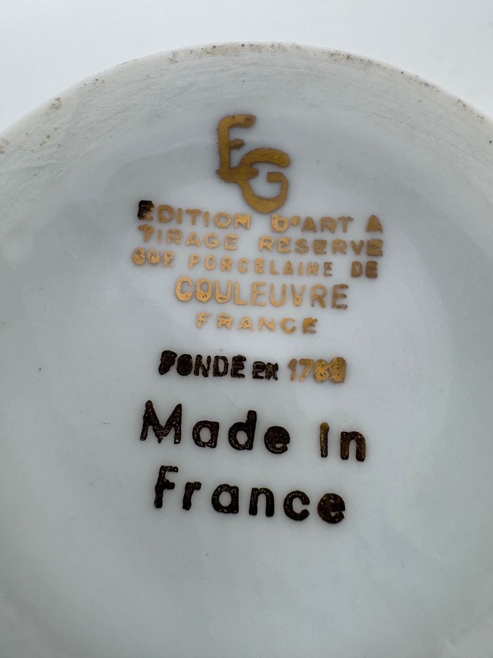 Tasses: Tasse mit Blumenmuster Goldrand – D'occasion à Sachseln par BONATI01 6