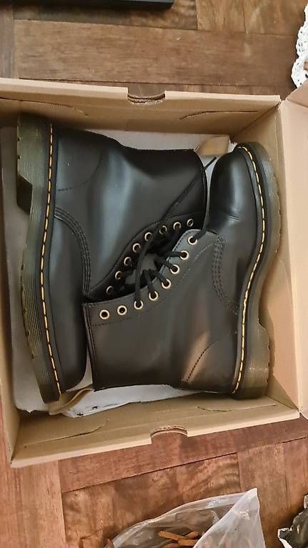 Chaussures hommes: DR. MARTENS VEGAN – D'occasion à Nidau par boutiqueMHdelala 1