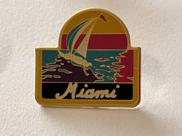 1 Pin Miami