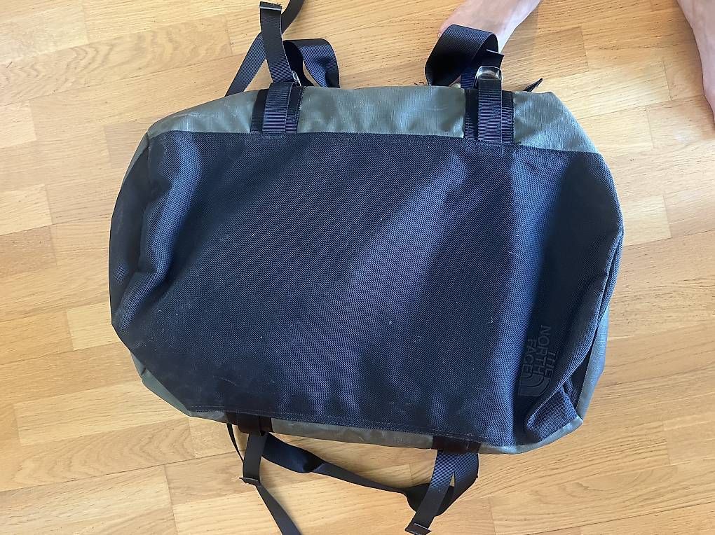 Borse: Grüne North Face Duffel-Bag – Usato da Zürich venduto da mar_adentro 3