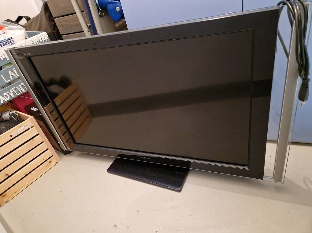 Sony Televisori: Sony LCD TV 40 – Usato da Brunnen venduto da Lalalara_