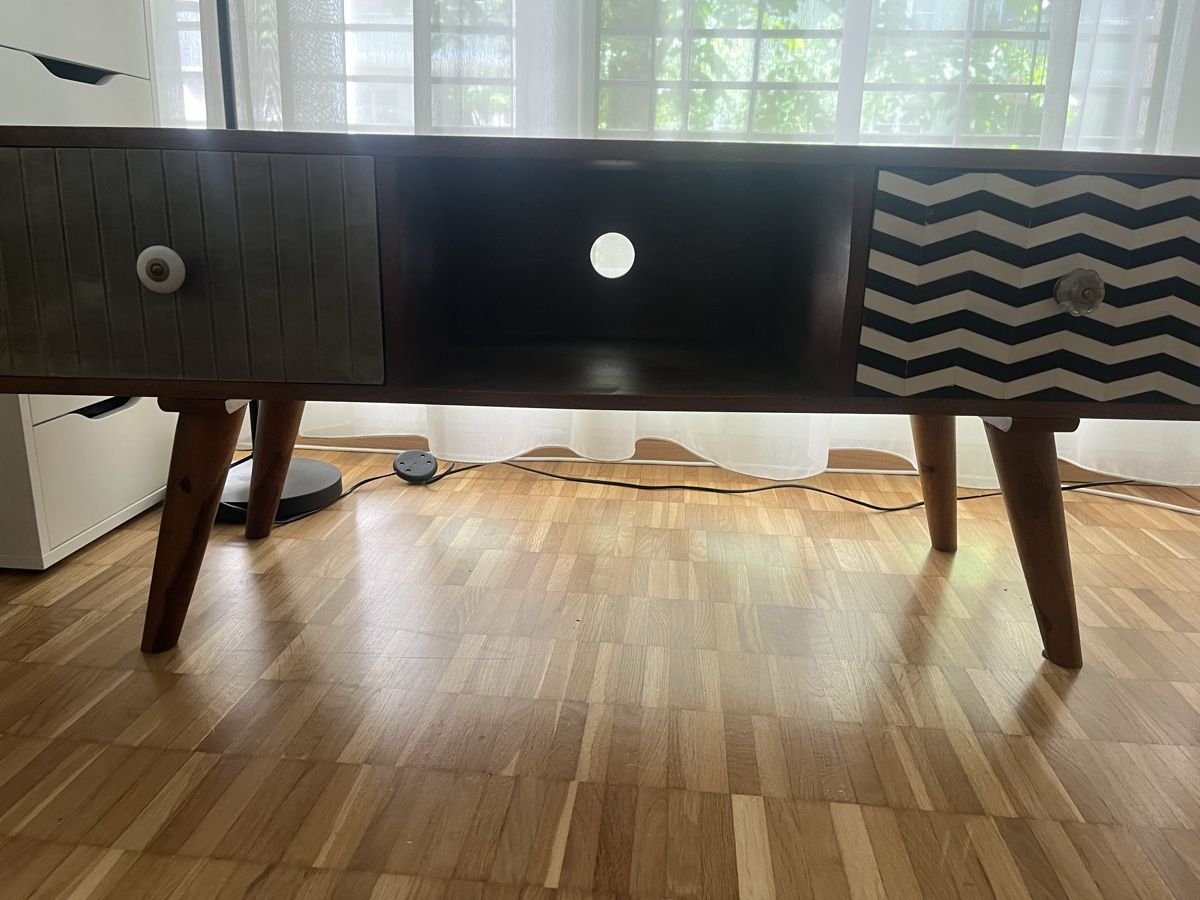 Mobili TV: TV Möbel im Boho-Stil, mit Schubladen – Usato da Bern venduto da ChantiD 1